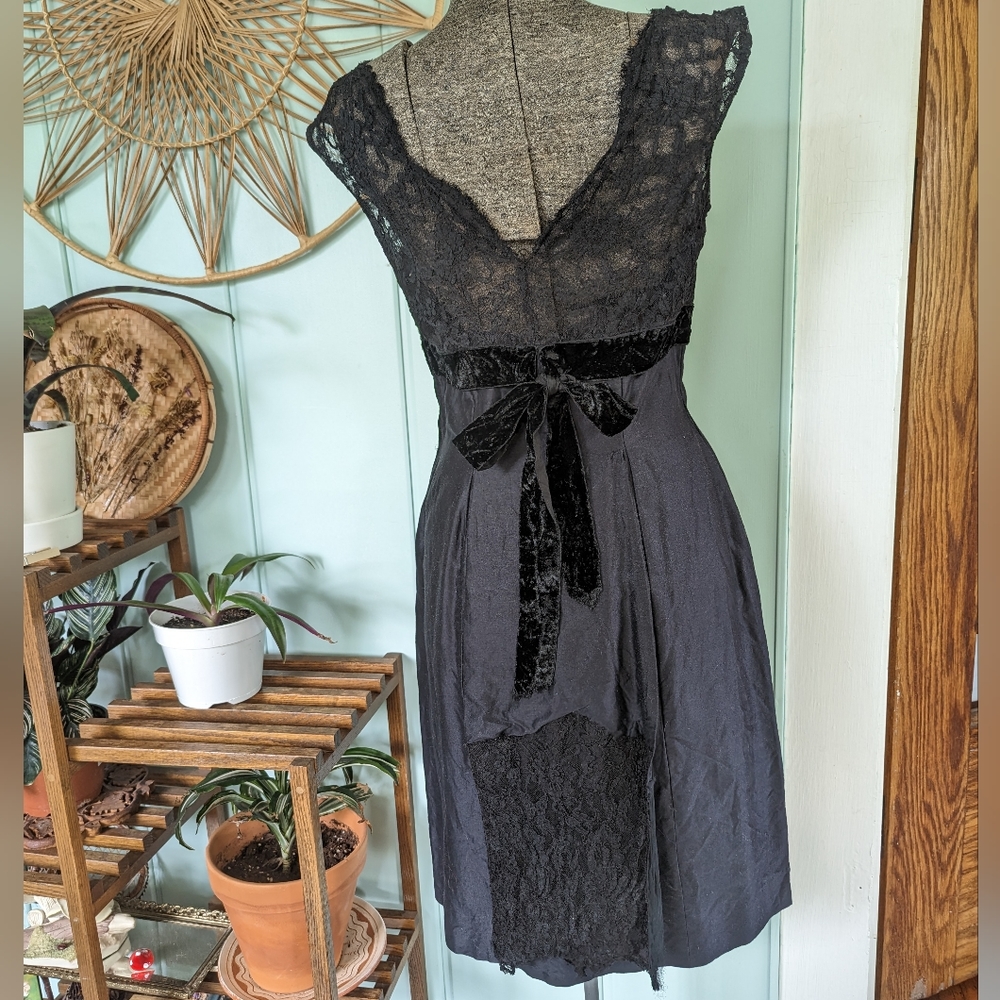 60s Vintage Black Dress - Picture 3 of 10